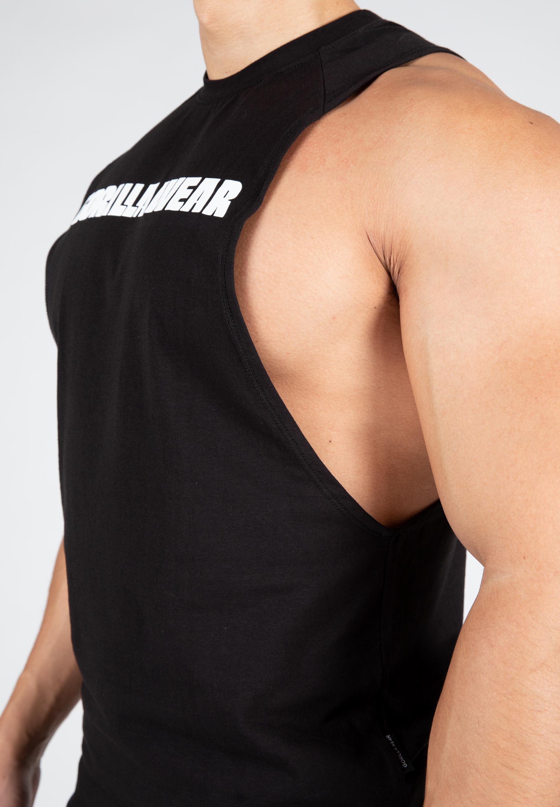 Milo Drop Armhole Tank Top Black musclemania.ps